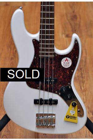 Bacchus Global Series WL4 STD RSM Jazz Bass White with Roasted neck Bacchus Global Series WL4 STD RSM Jazz Bass White with Roasted neck